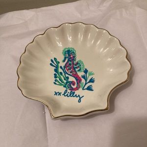 Lilly Pulitzer trinket treasure seashell porcelain dish. Seahorse